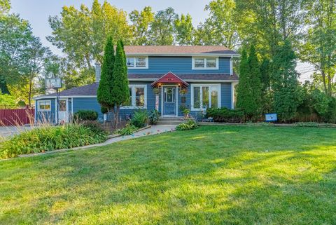 Photo of 10213 W LYNDALE Street, Melrose Park, IL 60164 (MLS # 12487028) Photo of 10213 W LYNDALE Street, Melrose Park, IL 60164 (MLS # 12487028)