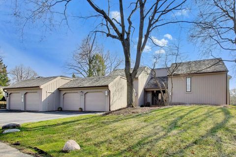 Photo of 83c Thornhill Lane #c, Lake Barrington, IL 60010 (MLS # 12624169)