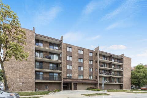 Photo of 828 GRACELAND Avenue #502, Des Plaines, IL 60016 (MLS # 12716045)