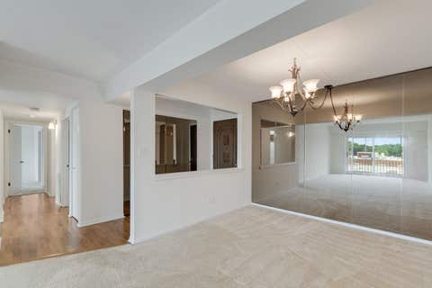 Tiny photo for 828 GRACELAND Avenue #502, Des Plaines, IL 60016 (MLS # 12716045)