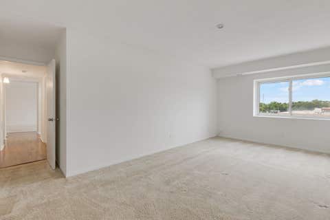 Tiny photo for 828 GRACELAND Avenue #502, Des Plaines, IL 60016 (MLS # 12716045)