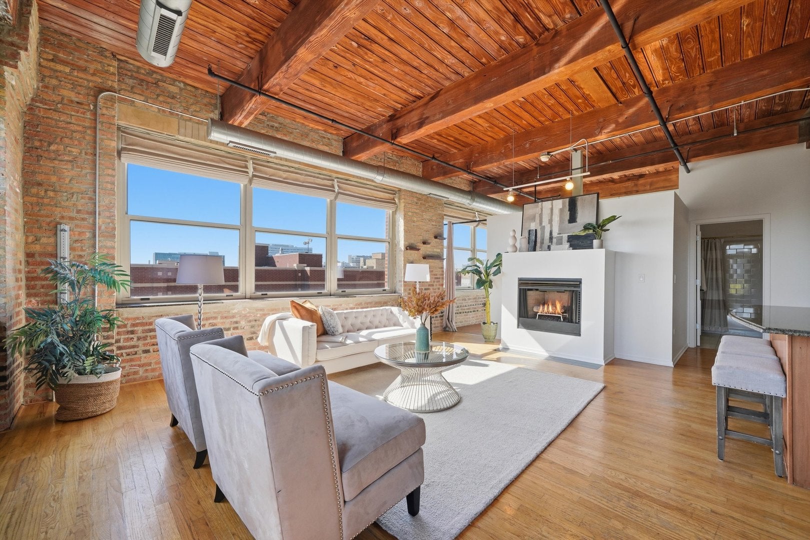 1500 W Monroe Street 525