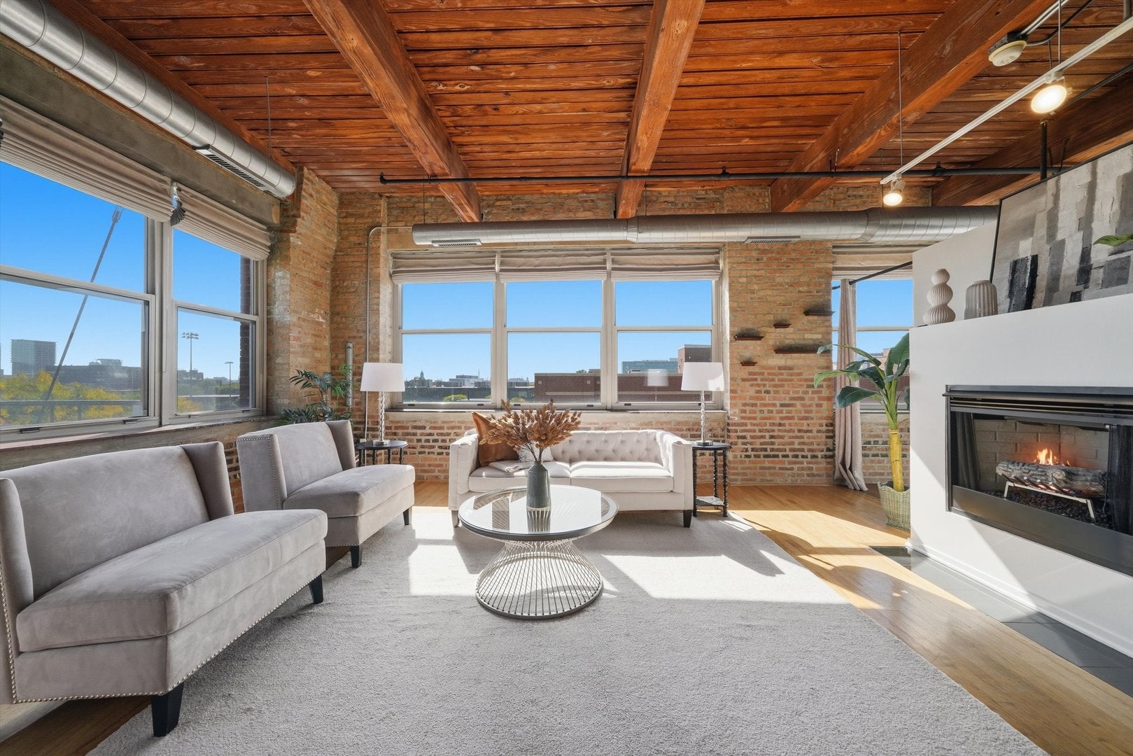 1500 W Monroe Street 525