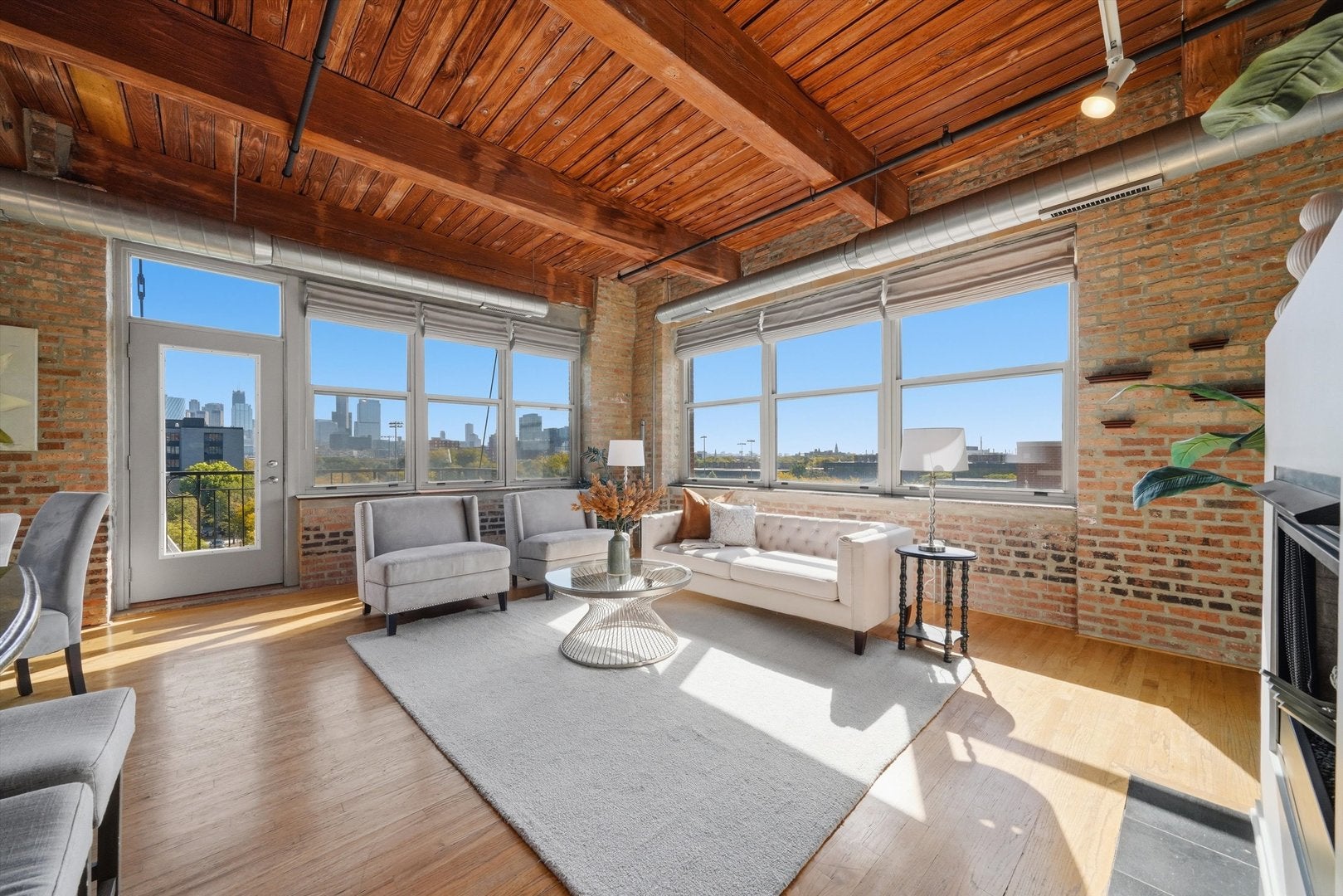 1500 W Monroe Street 525