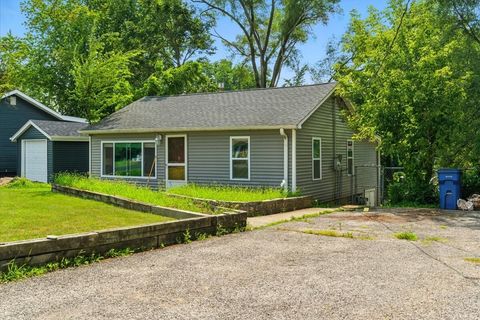 Photo of 33070 N RIDGE Road, Grayslake, IL 60030 (MLS # 12441084)