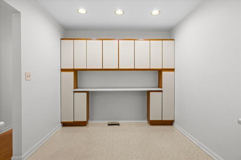 Tiny photo for 17 Sommerset Lane, Lincolnshire, IL 60069 (MLS # 12591235)