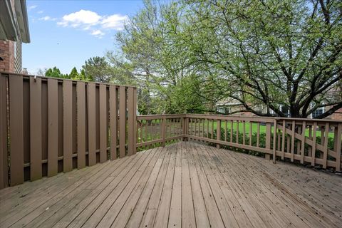 Tiny photo for 17 Sommerset Lane, Lincolnshire, IL 60069 (MLS # 12591235)
