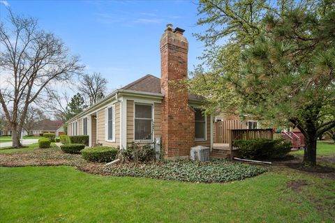 Tiny photo for 17 Sommerset Lane, Lincolnshire, IL 60069 (MLS # 12591235)