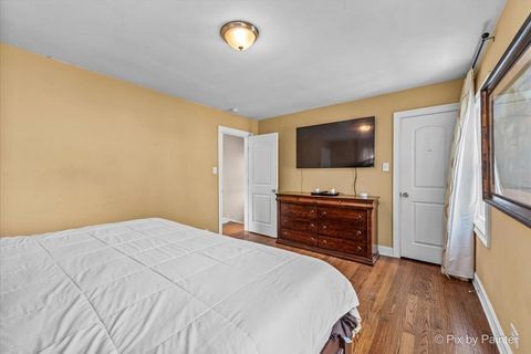 Tiny photo for 750 Bristol Avenue, Westchester, IL 60154 (MLS # 12487981)