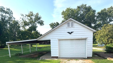 Tiny photo for 410 E Locust Street, Harrisburg, IL 62946 (MLS # 12716127)