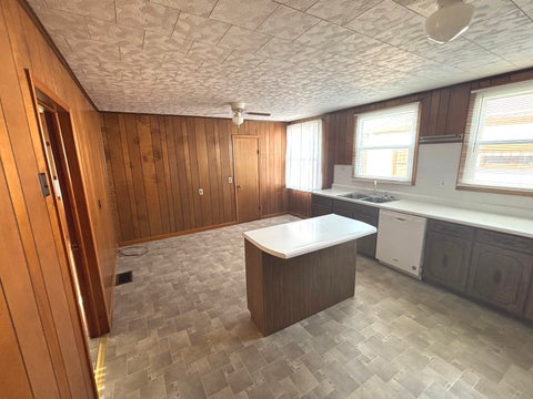Tiny photo for 410 E Locust Street, Harrisburg, IL 62946 (MLS # 12716127)