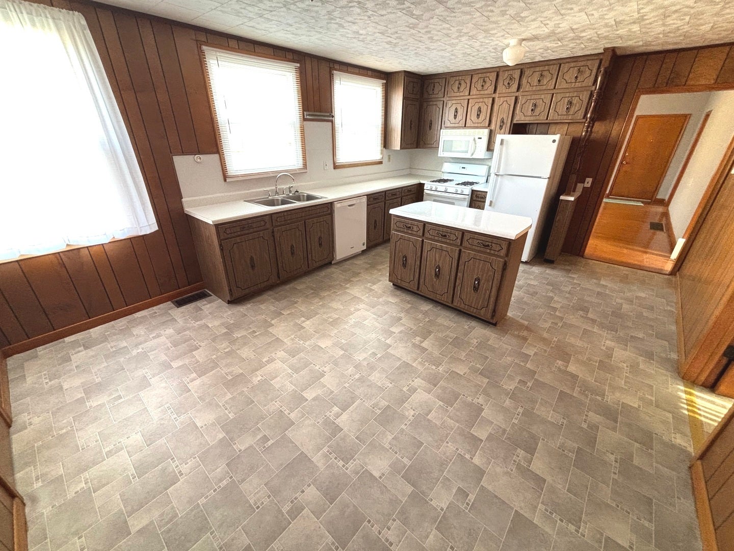 410 E Locust Street