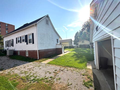 Tiny photo for 410 E Locust Street, Harrisburg, IL 62946 (MLS # 12716127)