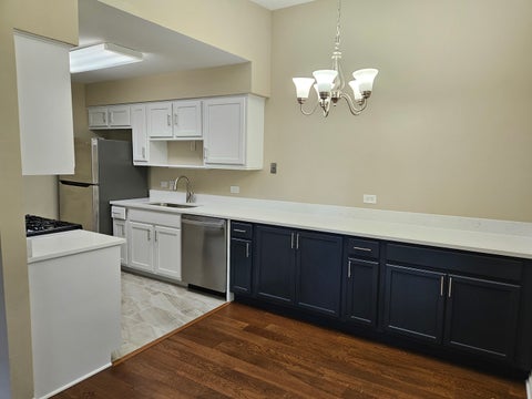 Tiny photo for 210 Redwood Court, Vernon Hills, IL 60061 (MLS # 12750855)
