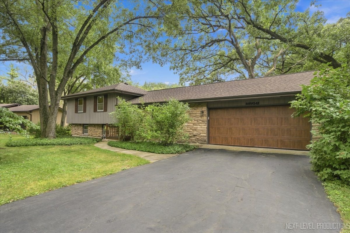 28W041 Elm Drive