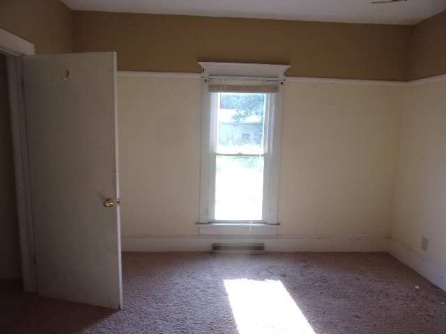 Waynesville, Illinois 61778, United States, 2 Bedrooms Bedrooms, ,1 BathroomBathrooms,Residential,Active,180995