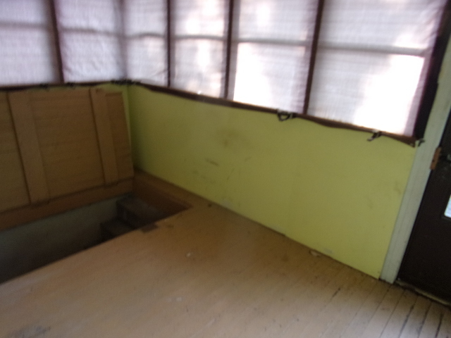 Waynesville, Illinois 61778, United States, 2 Bedrooms Bedrooms, ,1 BathroomBathrooms,Residential,Active,180995