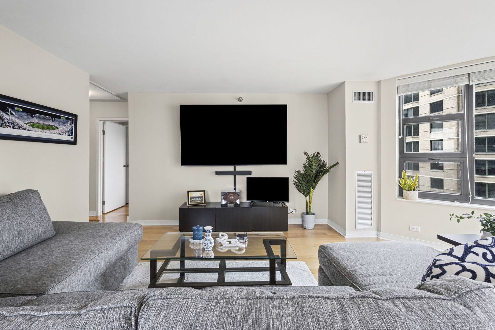 401 E Ontario Street 3102