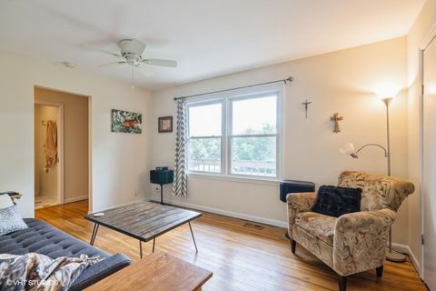 Tiny photo for 1909 Louise Street, Crystal Lake, IL 60014 (MLS # 12476045)