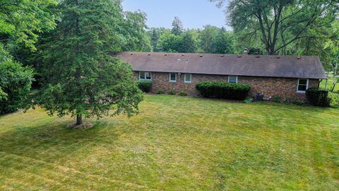 Tiny photo for 1909 Louise Street, Crystal Lake, IL 60014 (MLS # 12476045)