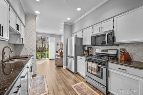 Tiny photo for 1423 Walnut Hill Avenue #1423, St. Charles, IL 60174 (MLS # 12771670)