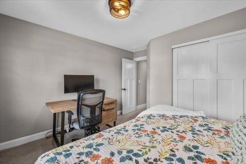 Tiny photo for 1423 Walnut Hill Avenue #1423, St. Charles, IL 60174 (MLS # 12771670)