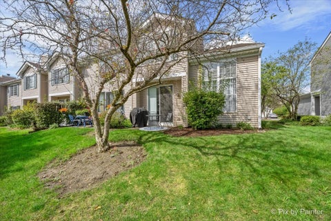 Tiny photo for 1423 Walnut Hill Avenue #1423, St. Charles, IL 60174 (MLS # 12771670)