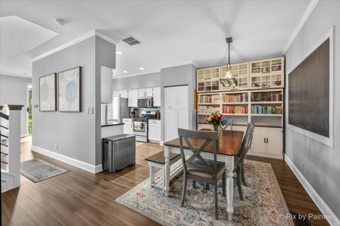 Tiny photo for 1423 Walnut Hill Avenue #1423, St. Charles, IL 60174 (MLS # 12771670)
