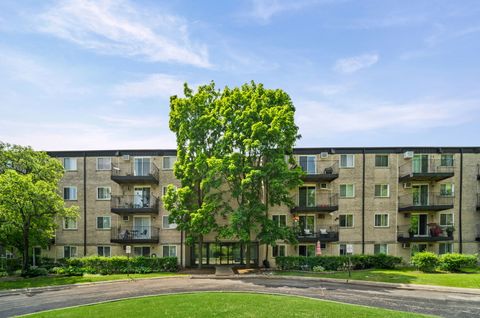 Photo of 2315 E Olive Street #1G, Arlington Heights, IL 60004 (MLS # 12652852)