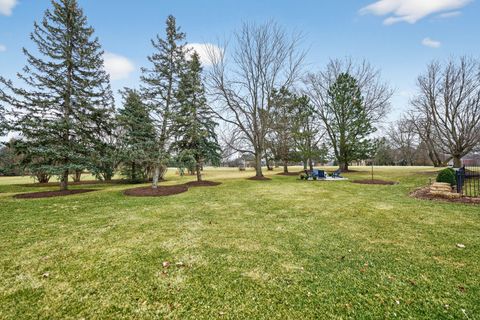 Tiny photo for 38W509 Golfview Court, St. Charles, IL 60175 (MLS # 12585478)