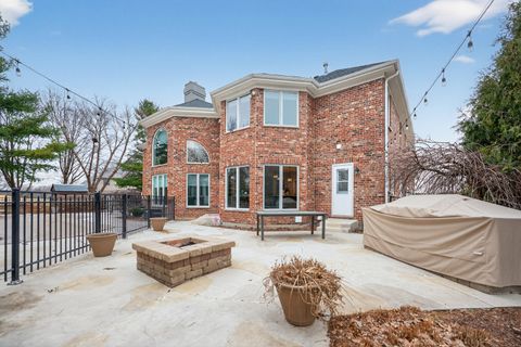 Tiny photo for 38W509 Golfview Court, St. Charles, IL 60175 (MLS # 12585478)