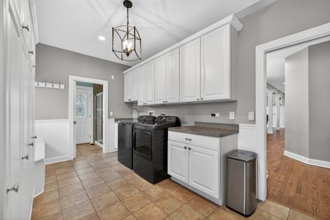 Tiny photo for 38W509 Golfview Court, St. Charles, IL 60175 (MLS # 12585478)