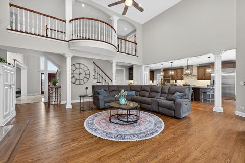 Tiny photo for 38W509 Golfview Court, St. Charles, IL 60175 (MLS # 12585478)