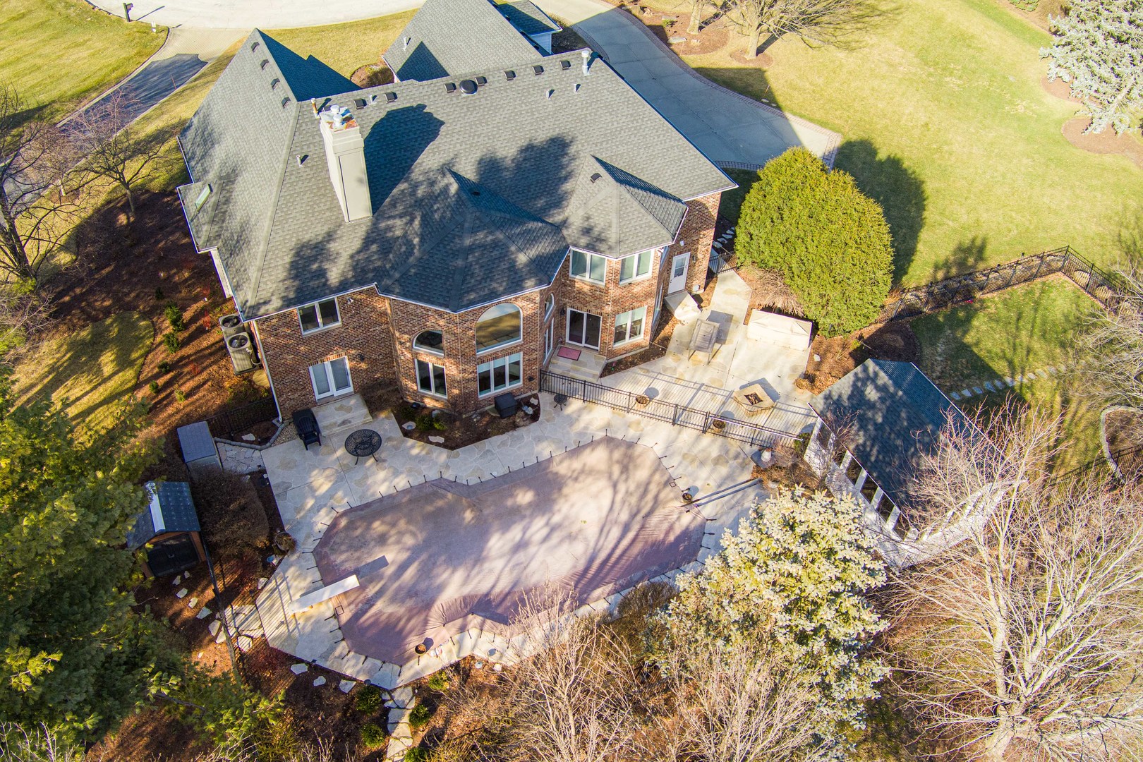 38W509 Golfview Court