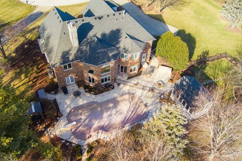 Tiny photo for 38W509 Golfview Court, St. Charles, IL 60175 (MLS # 12585478)