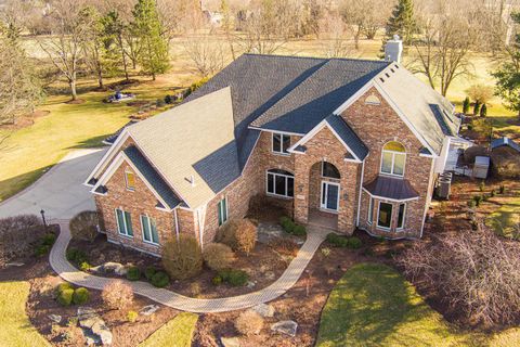 Tiny photo for 38W509 Golfview Court, St. Charles, IL 60175 (MLS # 12585478)