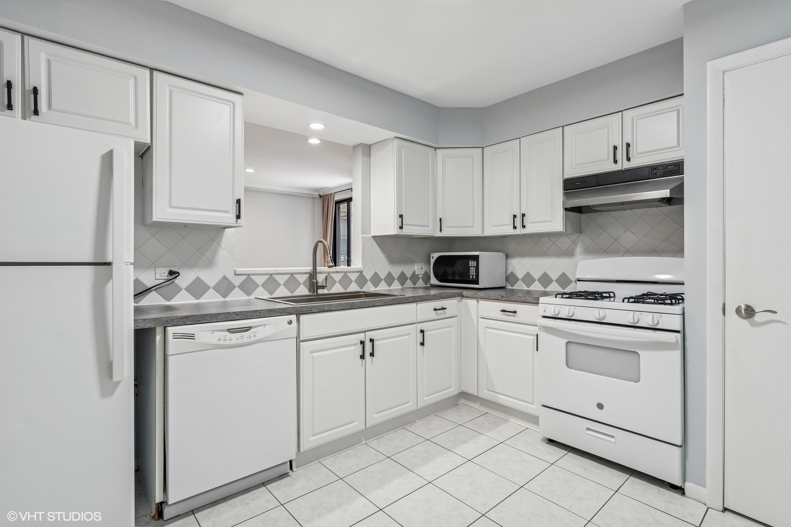2336 N Commonwealth Avenue 108