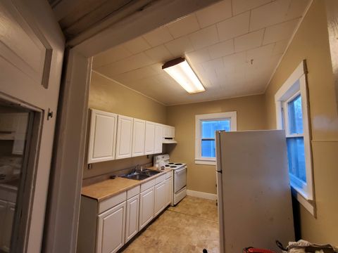 Tiny photo for 806 W Walnut St Street, Carbondale, IL 62901 (MLS # EB458604)