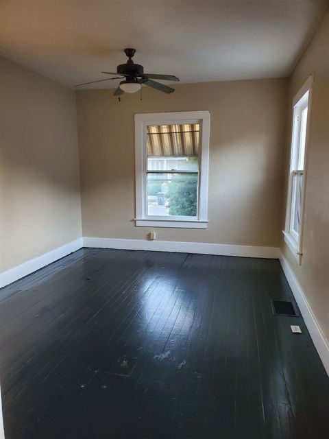 Tiny photo for 806 W Walnut St Street, Carbondale, IL 62901 (MLS # EB458604)