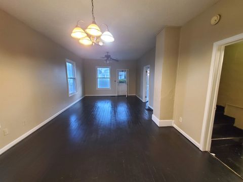 Tiny photo for 806 W Walnut St Street, Carbondale, IL 62901 (MLS # EB458604)