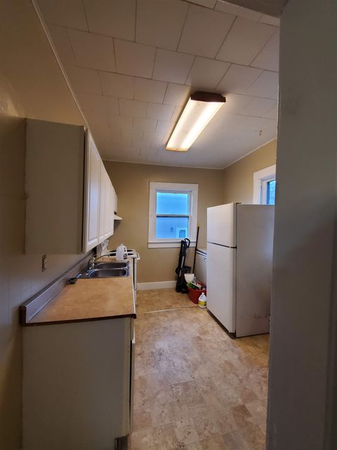 Tiny photo for 806 W Walnut St Street, Carbondale, IL 62901 (MLS # EB458604)