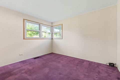 Tiny photo for 2410 Sigwalt Street, Rolling Meadows, IL 60008 (MLS # 12460598)