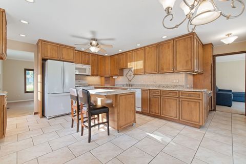 Tiny photo for 2410 Sigwalt Street, Rolling Meadows, IL 60008 (MLS # 12460598)