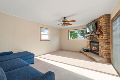 Tiny photo for 2410 Sigwalt Street, Rolling Meadows, IL 60008 (MLS # 12460598)