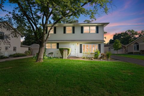 Photo of 2410 Sigwalt Street, Rolling Meadows, IL 60008 (MLS # 12460598) Photo of 2410 Sigwalt Street, Rolling Meadows, IL 60008 (MLS # 12460598)