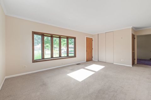 Tiny photo for 2410 Sigwalt Street, Rolling Meadows, IL 60008 (MLS # 12460598)