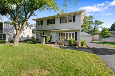 Tiny photo for 2410 Sigwalt Street, Rolling Meadows, IL 60008 (MLS # 12460598)