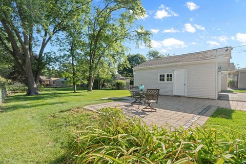 Tiny photo for 2410 Sigwalt Street, Rolling Meadows, IL 60008 (MLS # 12460598)
