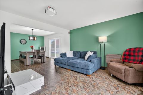 Tiny photo for 336 Oakhill Court, Antioch, IL 60002 (MLS # 12499914)