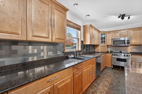 Tiny photo for 336 Oakhill Court, Antioch, IL 60002 (MLS # 12499914)